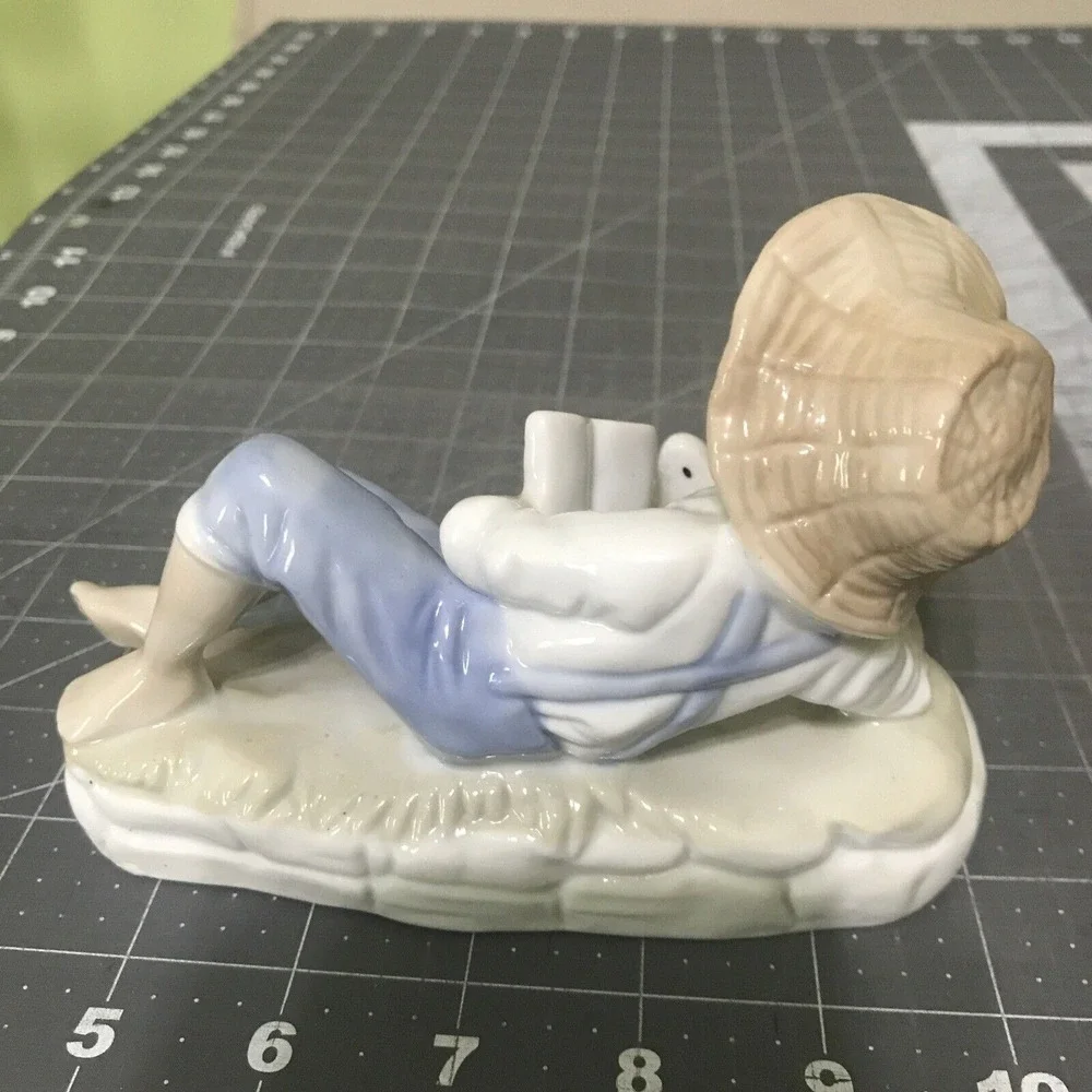 Unmarked vintage porcelain
